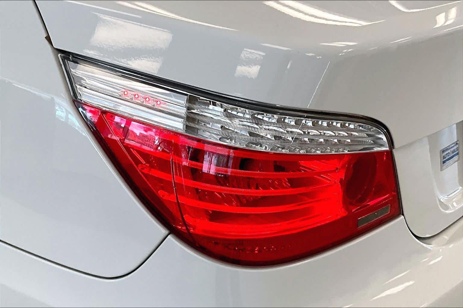 Used 2008 BMW 528xi Sedan AWD/4WD image 25