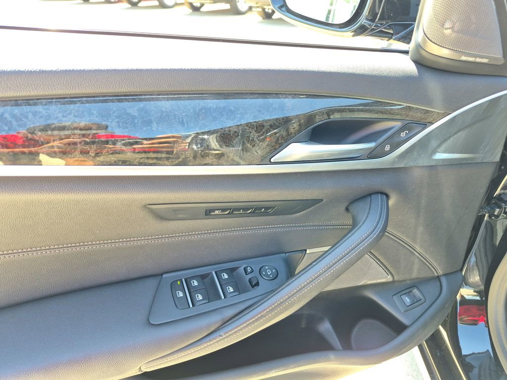 Used 2021 BMW 530i xDrive w/ Premium Package image 36