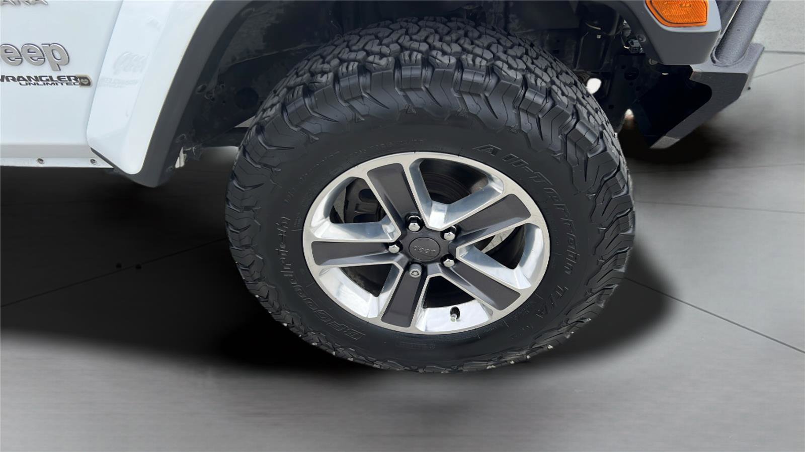 Used 2018 Jeep Wrangler Unlimited Sahara AWD/4WD image 19