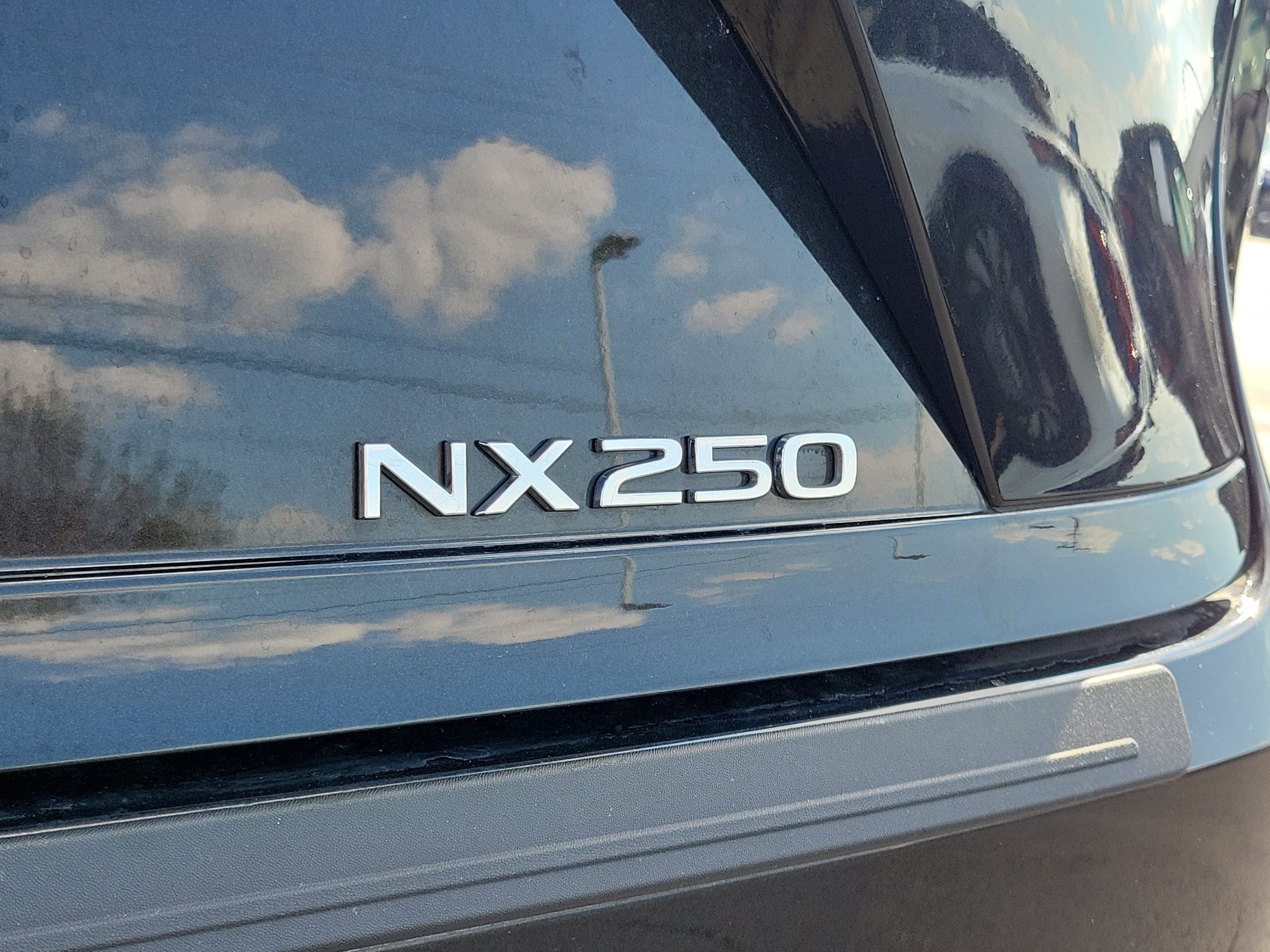 Used 2025 Lexus NX 250 FWD w/ Premium Package image 7