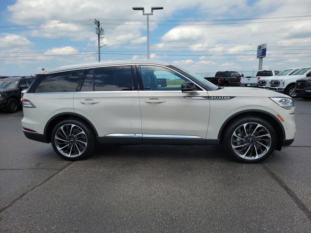 Certified 2021 Lincoln Aviator Reserve w/ Equipment Group 201A AWD/4WD image 3