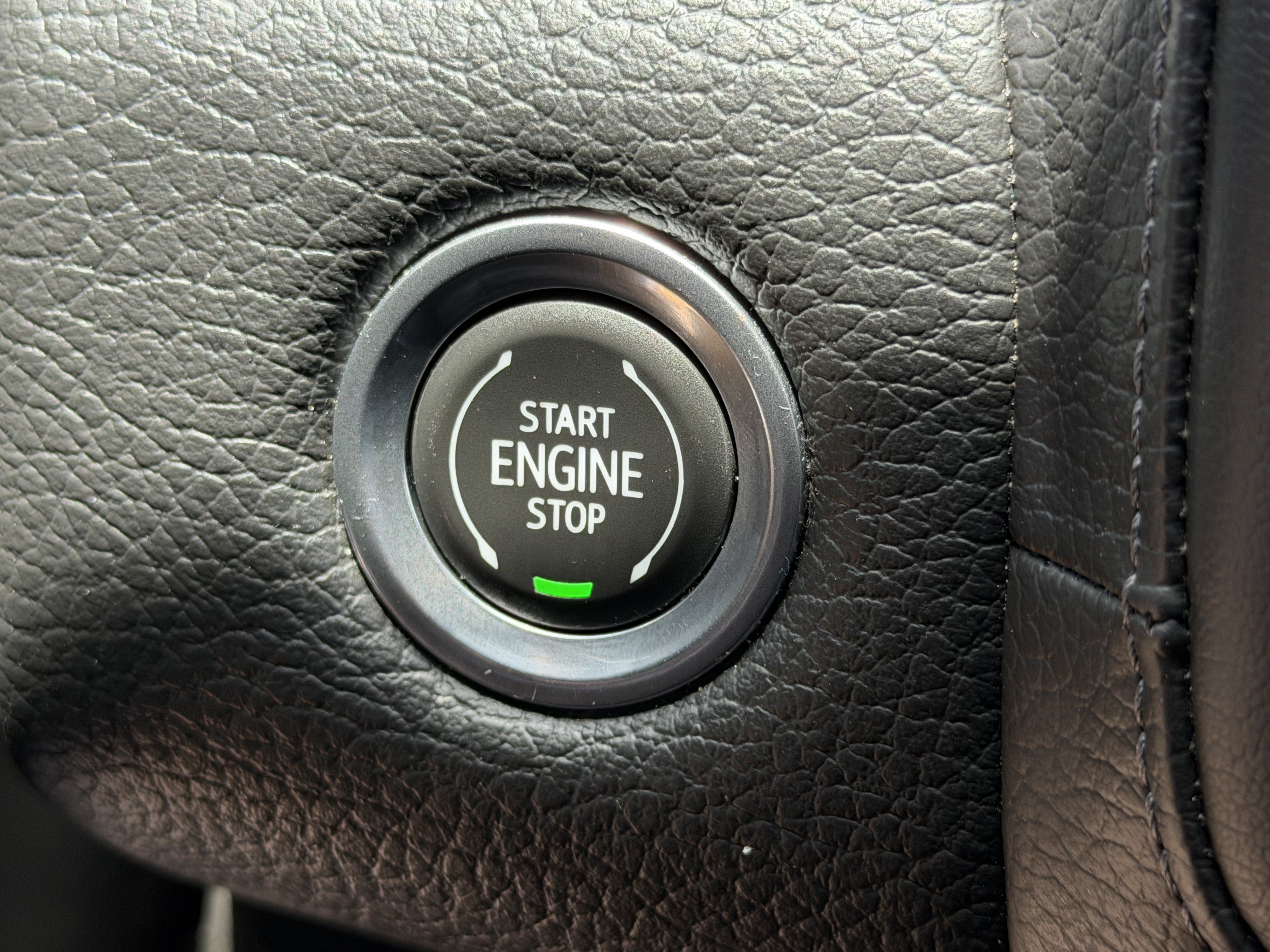 Used 2023 GMC Yukon Denali RWD image 21