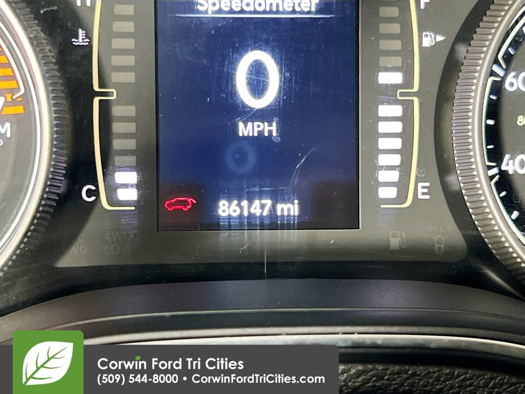 Used 2020 Jeep Cherokee Latitude Plus w/ Cold Weather Group AWD/4WD image 2