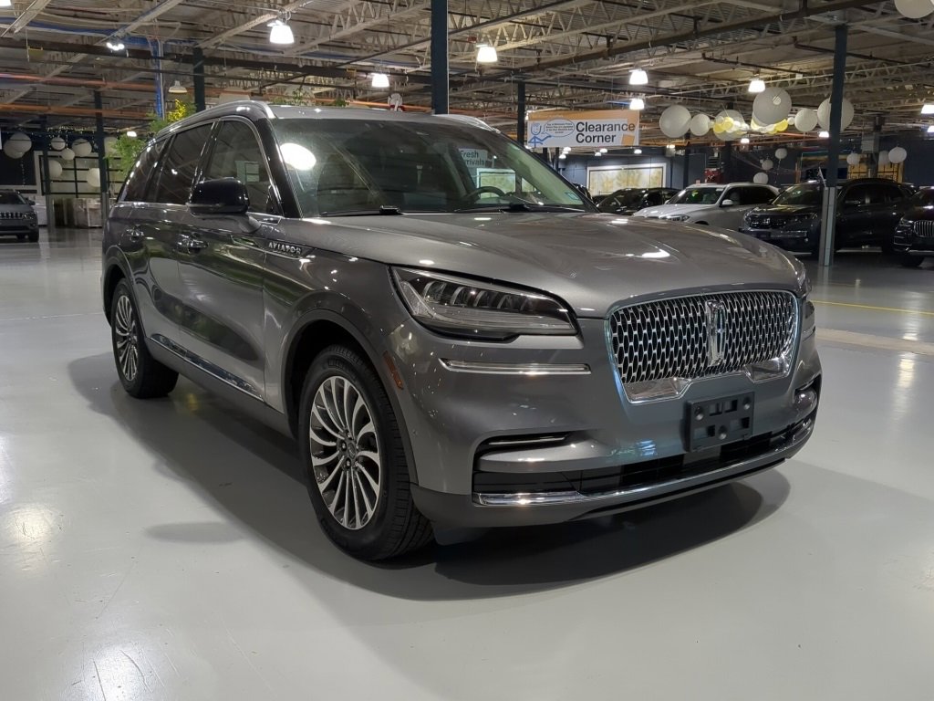 Used 2024 Lincoln Aviator Reserve w/ Equipment Group 201A image 4