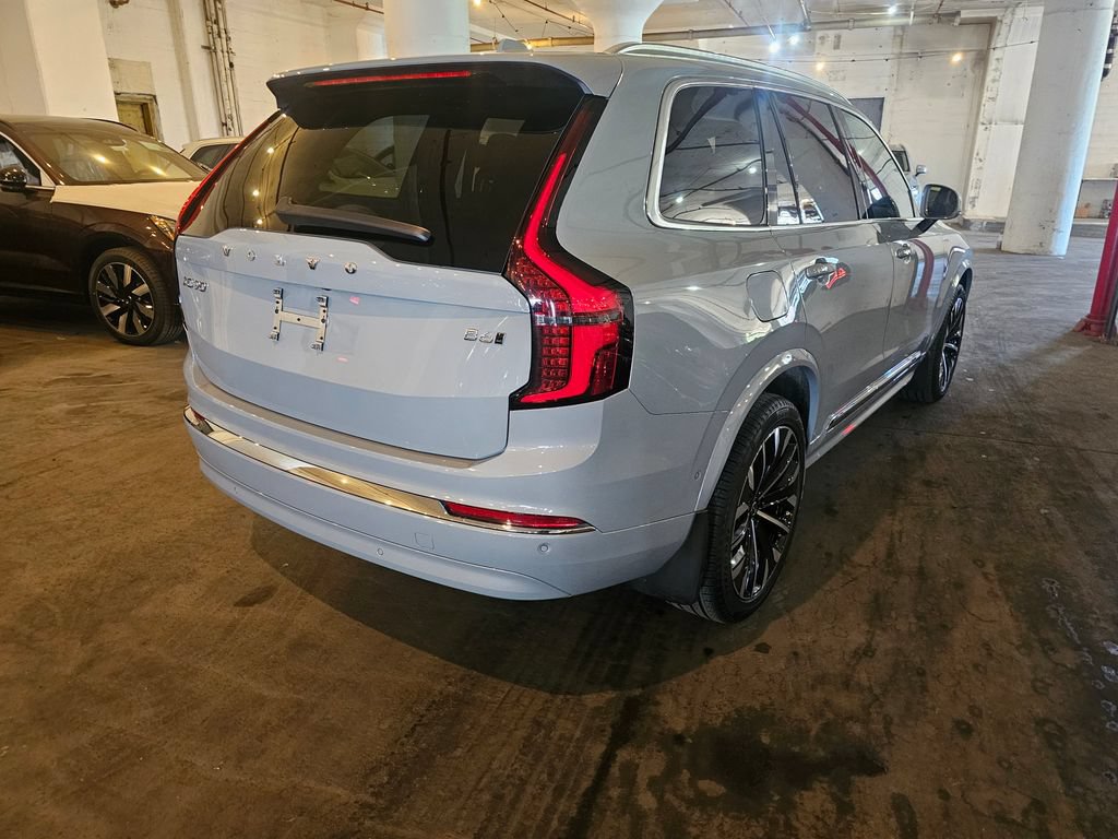 Used 2026 Volvo XC90 B6 Plus w/ Protection Package AWD/4WD image 4