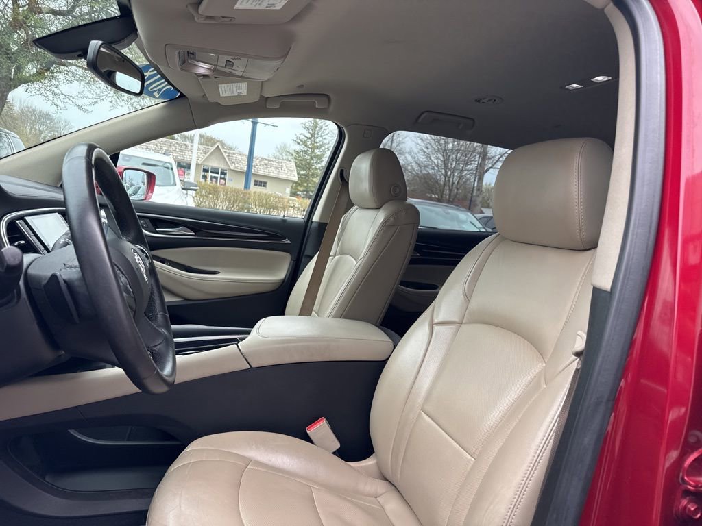 Certified 2018 Buick Enclave Essence FWD image 16