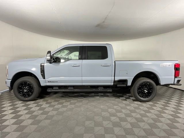 New 2026 Ford F250 Lariat w/ Black Appearance Package image 6
