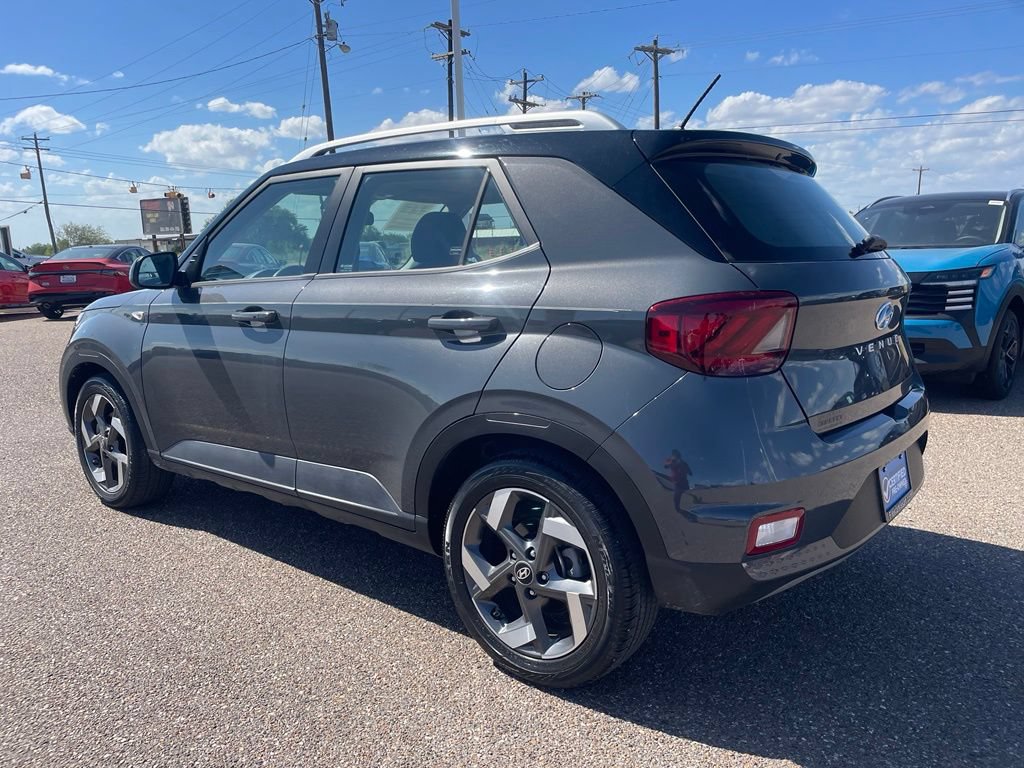 Used 2024 Hyundai Venue Limited FWD image 5