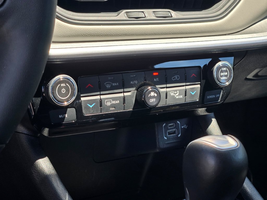 Used 2025 Jeep Compass Limited AWD/4WD image 27