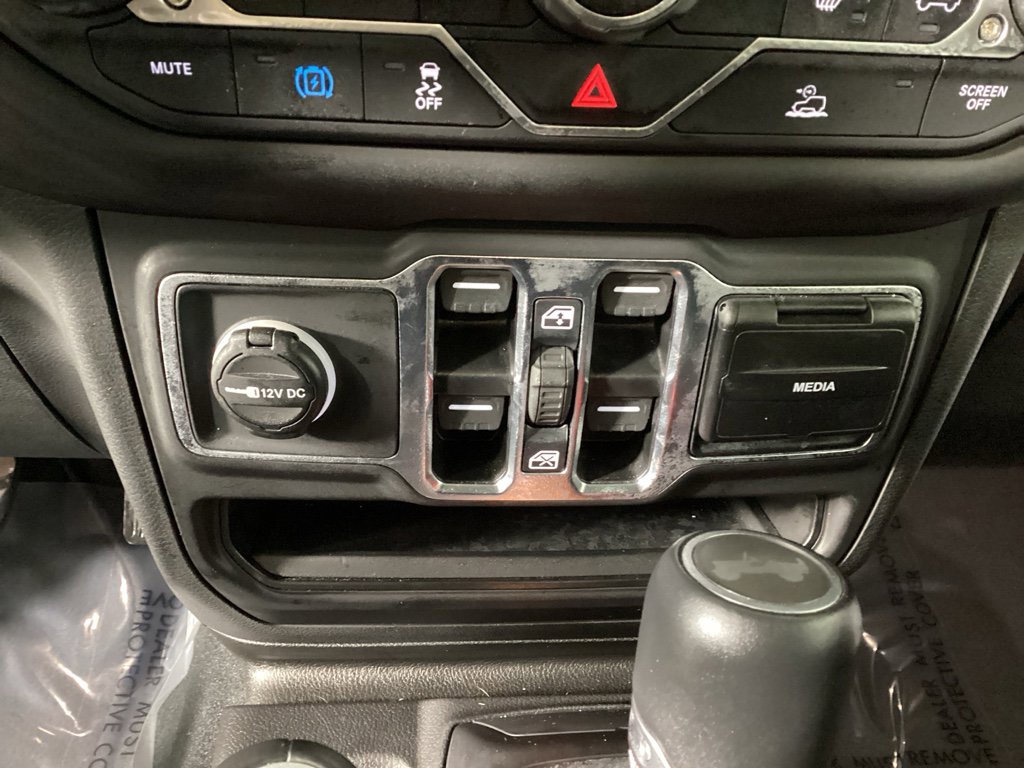 Used 2022 Jeep Wrangler Unlimited Sahara w/ Cold Weather Group image 25