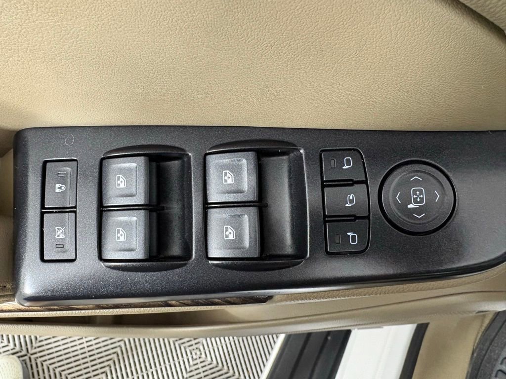 Used 2019 GMC Yukon SLT w/ Open Road Package AWD/4WD image 17