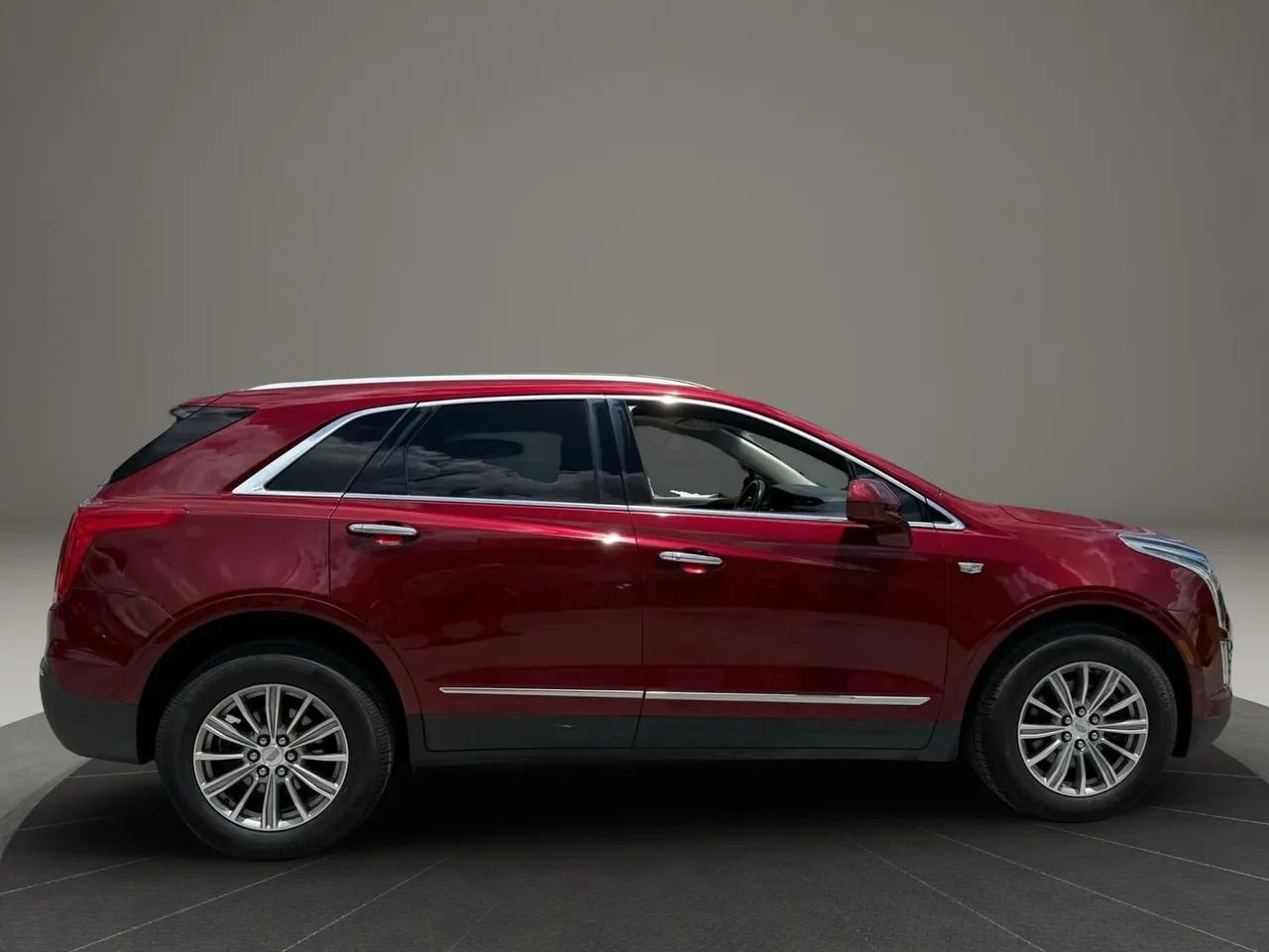 Used 2017 Cadillac XT5 Luxury FWD image 8