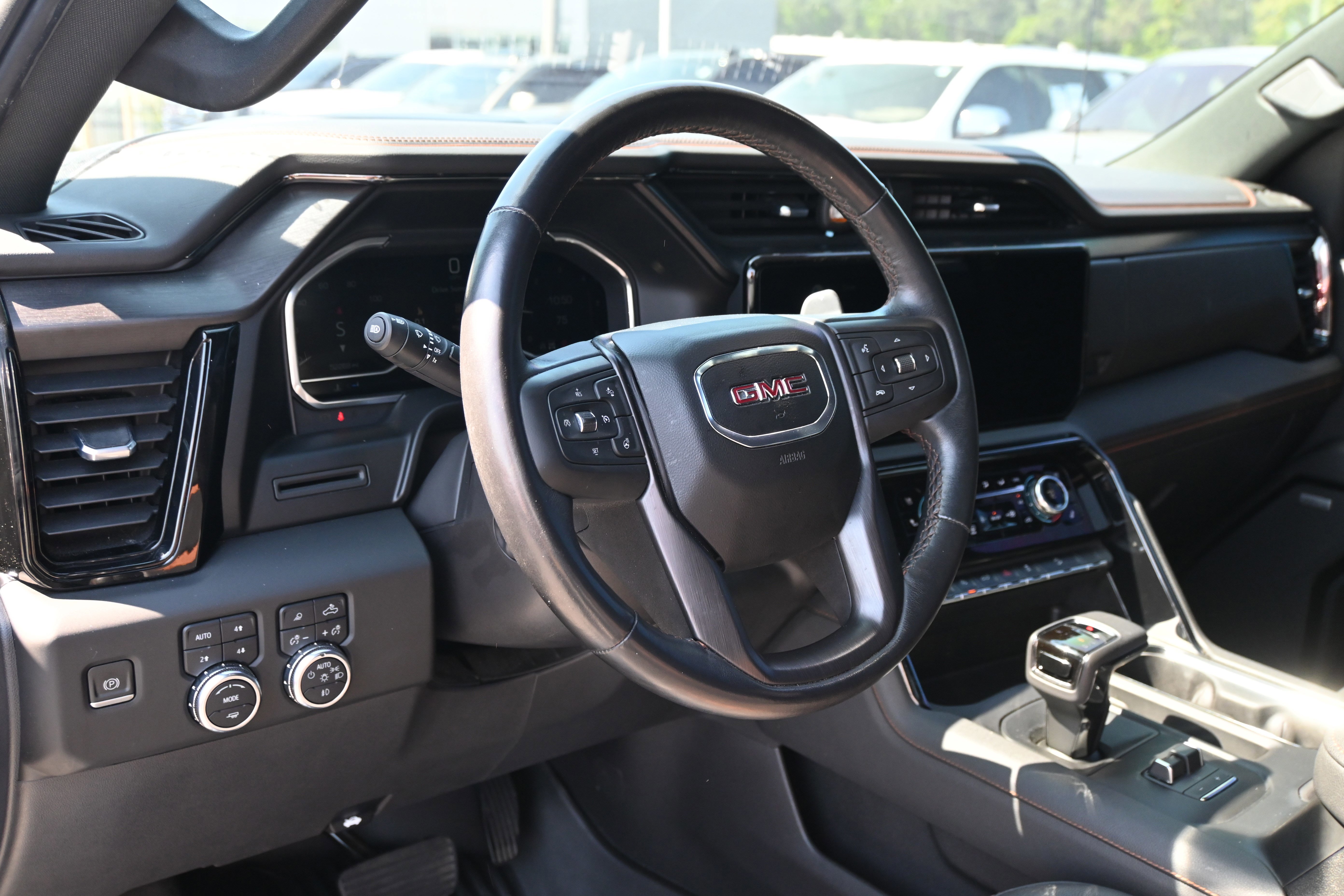 Used 2022 GMC Sierra 1500 AT4 w/ AT4 Preferred Package image 3