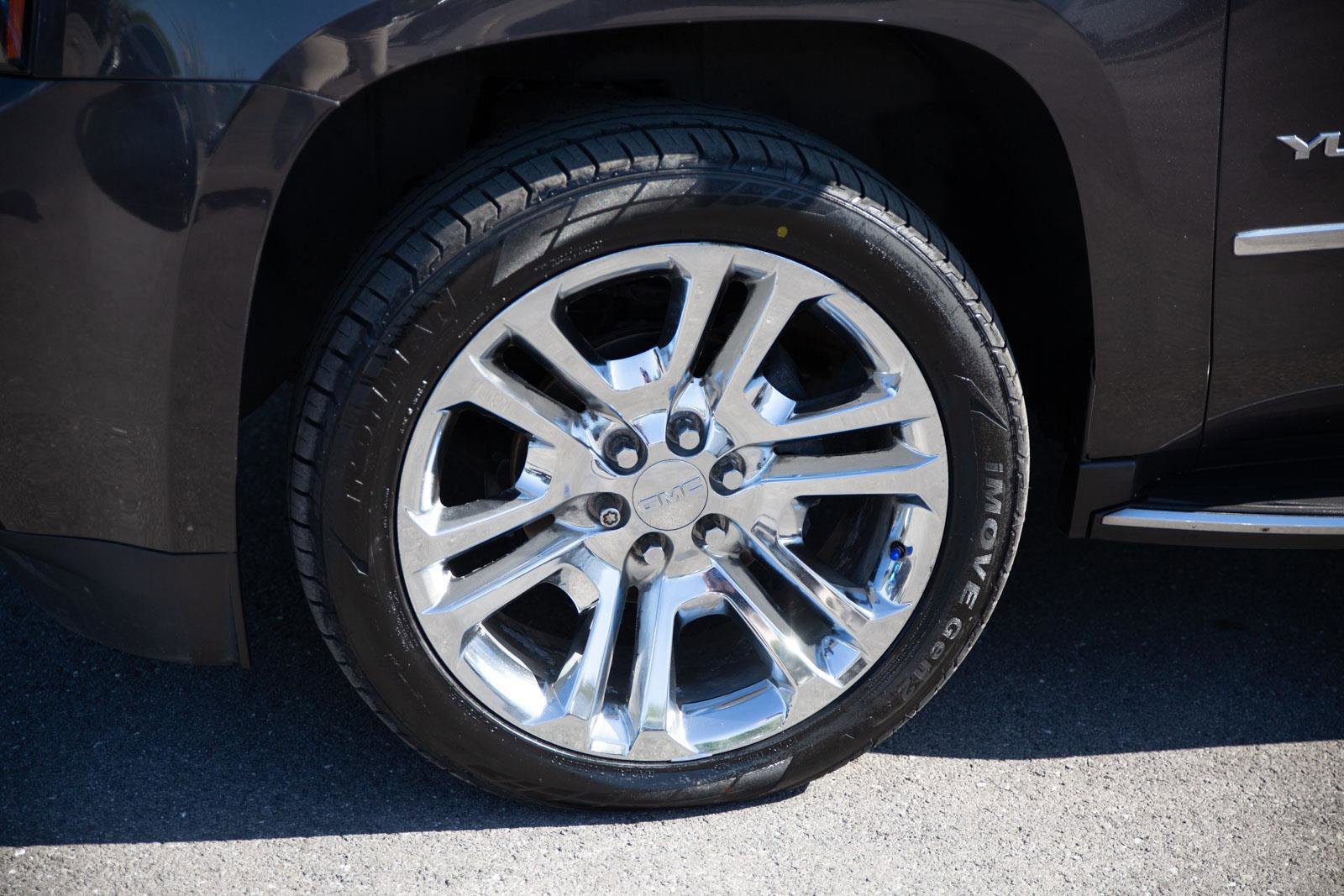 Used 2018 GMC Yukon XL SLT w/ Premium Edition AWD/4WD image 9