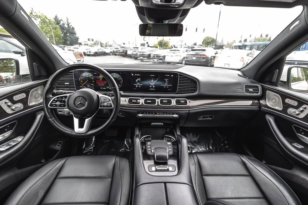 Used 2021 Mercedes-Benz GLS 450 4MATIC image 24