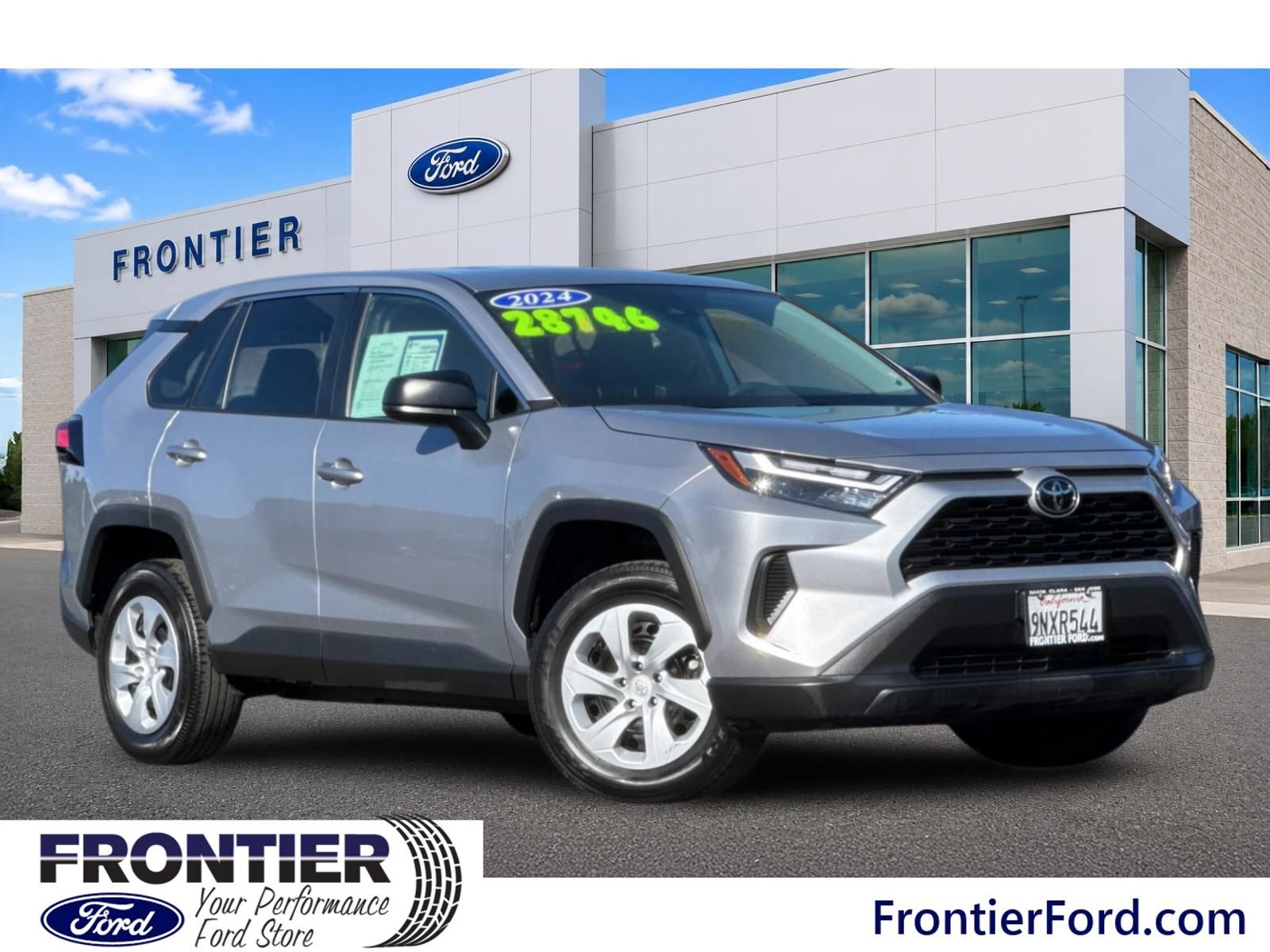 Used 2024 Toyota RAV4 LE AWD/4WD image 3