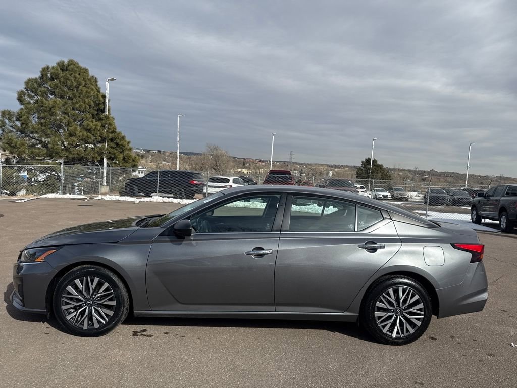 Used 2024 Nissan Altima 2.5 SV image 4