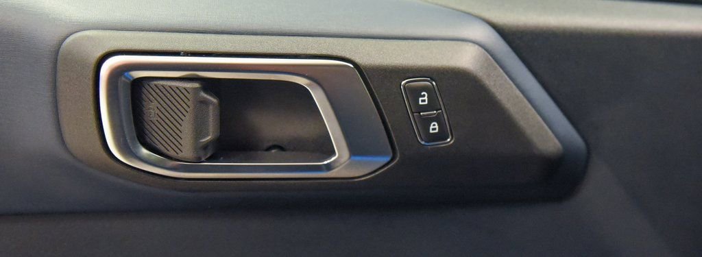 Used 2024 Ford Bronco Outer Banks AWD/4WD image 16