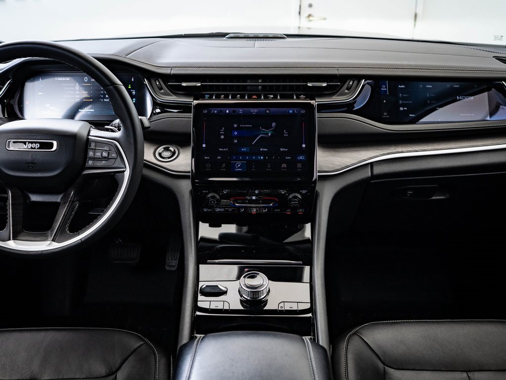 Used 2022 Jeep Grand Cherokee Limited 4xe image 30