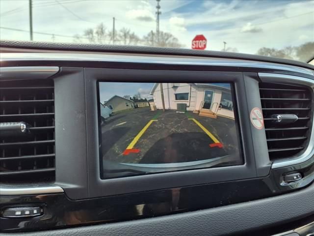 Used 2023 Chrysler Voyager LX image 20