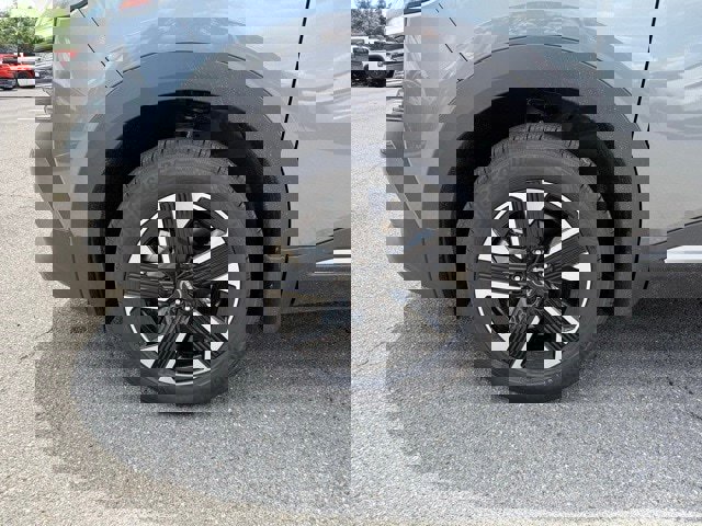 New 2025 Nissan Kicks SV image 9