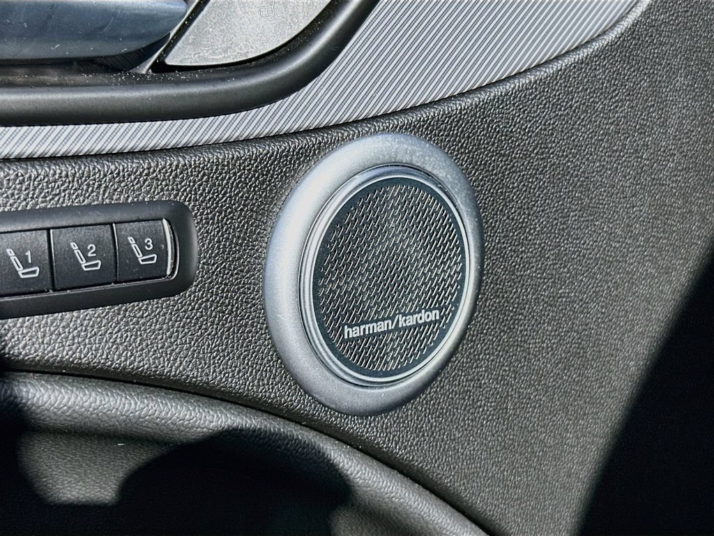 Used 2022 Alfa Romeo Stelvio Veloce AWD/4WD image 18