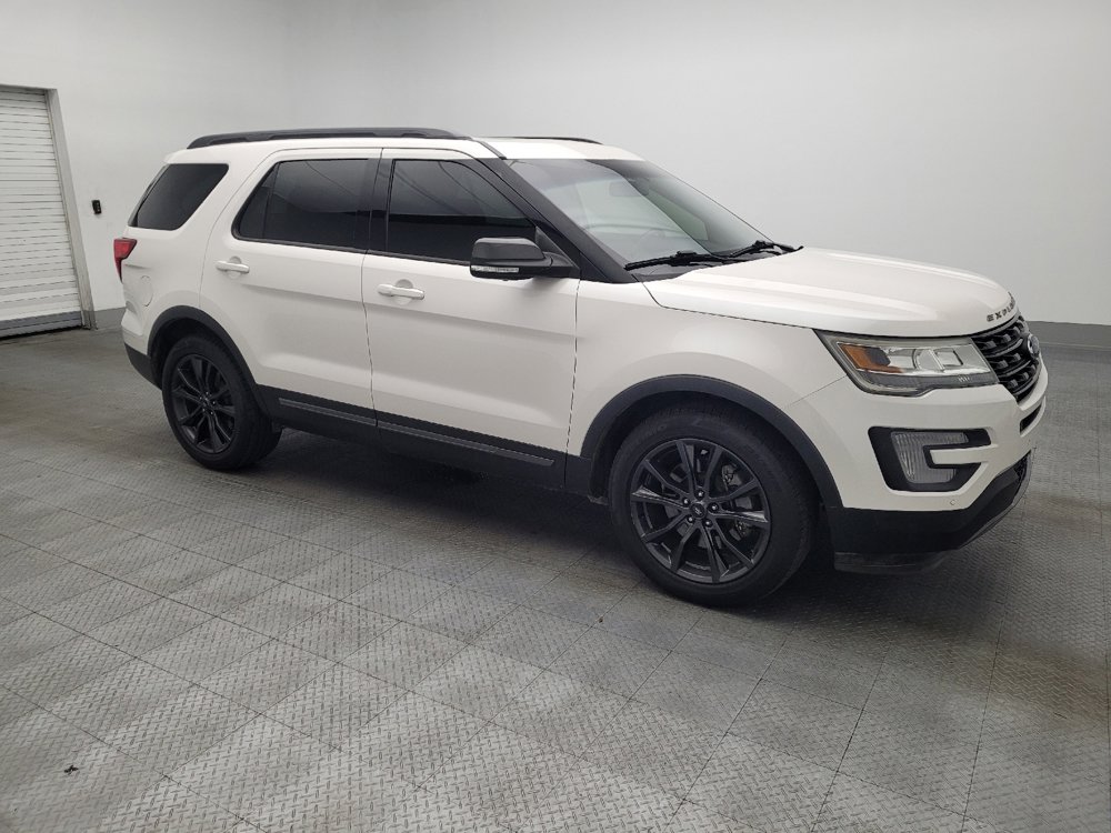 Used 2017 Ford Explorer XLT w/ Equipment Group 202A image 11