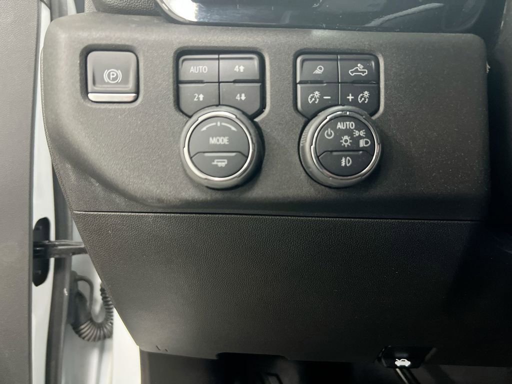 Used 2024 Chevrolet Silverado 3500 High Country w/ High Country Premium Package AWD/4WD image 22