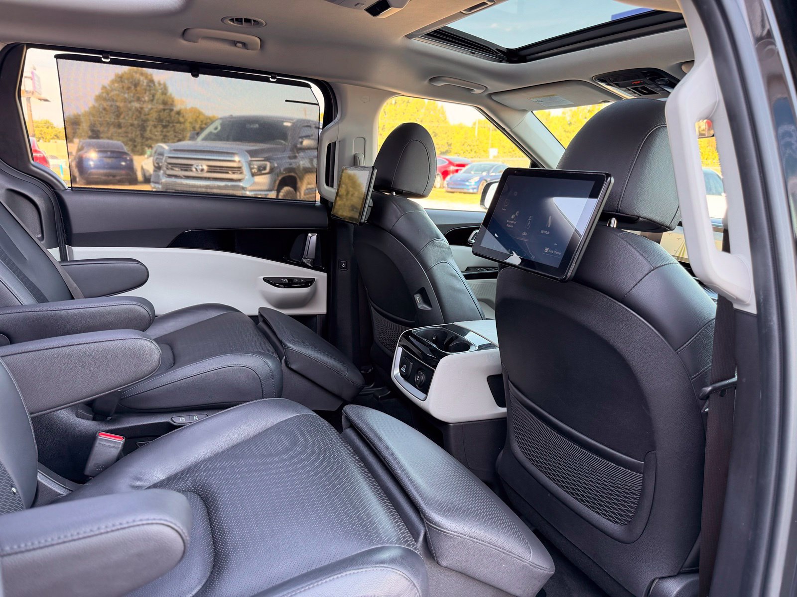 Used 2022 Kia Carnival SX Prestige FWD image 34