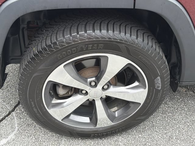 Used 2020 Jeep Cherokee Limited AWD/4WD image 18