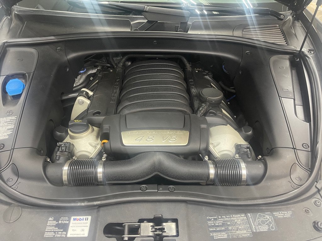 Used 2010 Porsche Cayenne GTS AWD/4WD image 38