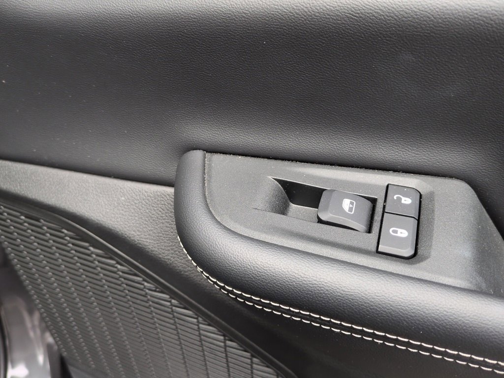 Used 2024 Jeep Grand Cherokee Laredo X w/ Trailer Tow Package image 23