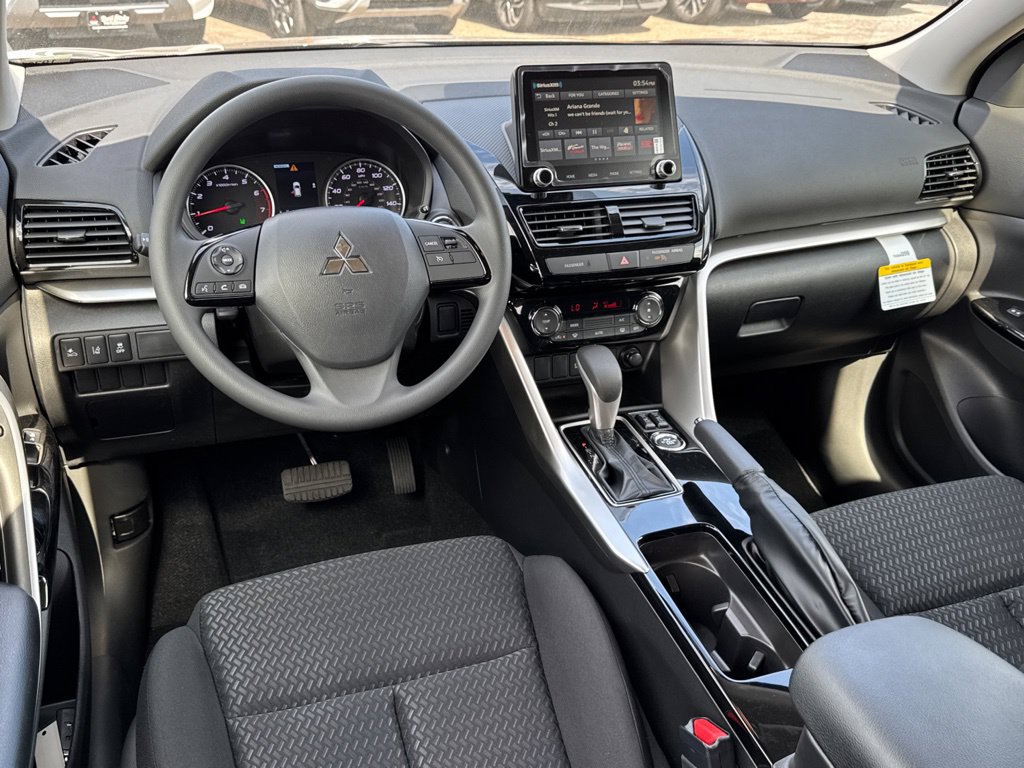 New 2026 Mitsubishi Eclipse Cross LE AWD/4WD image 7