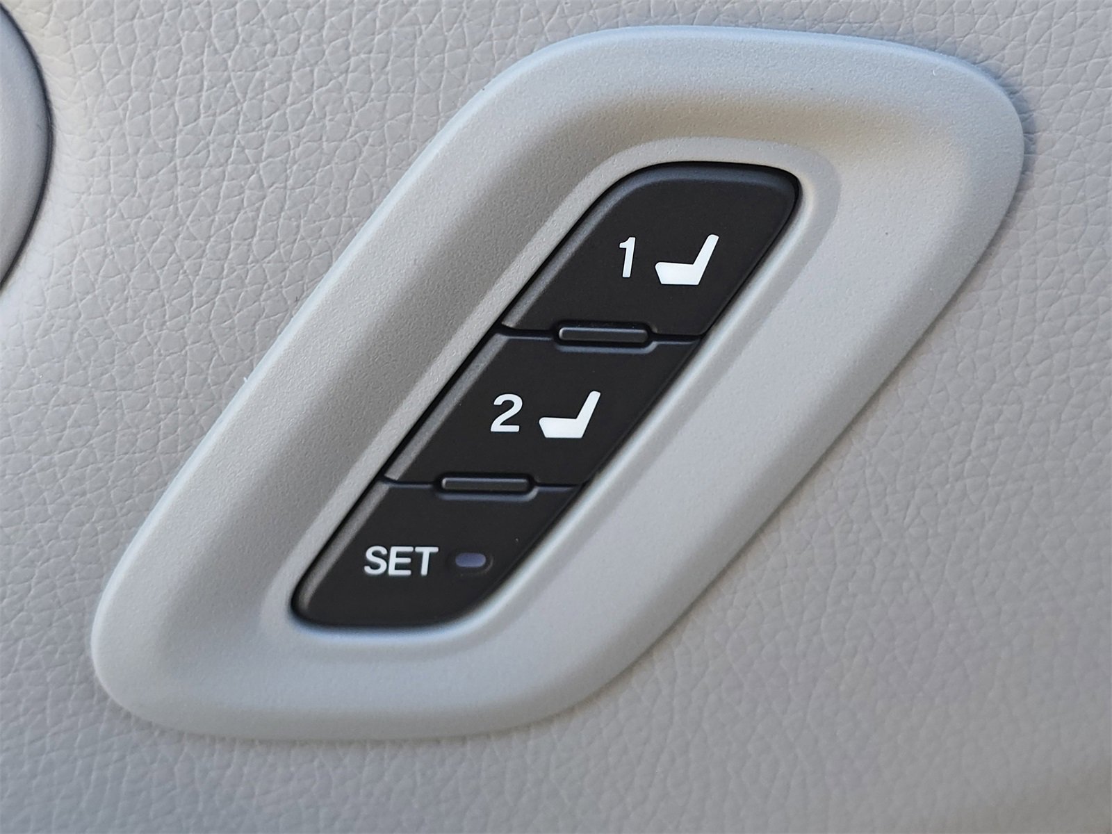 New 2025 Honda Pilot Touring image 16