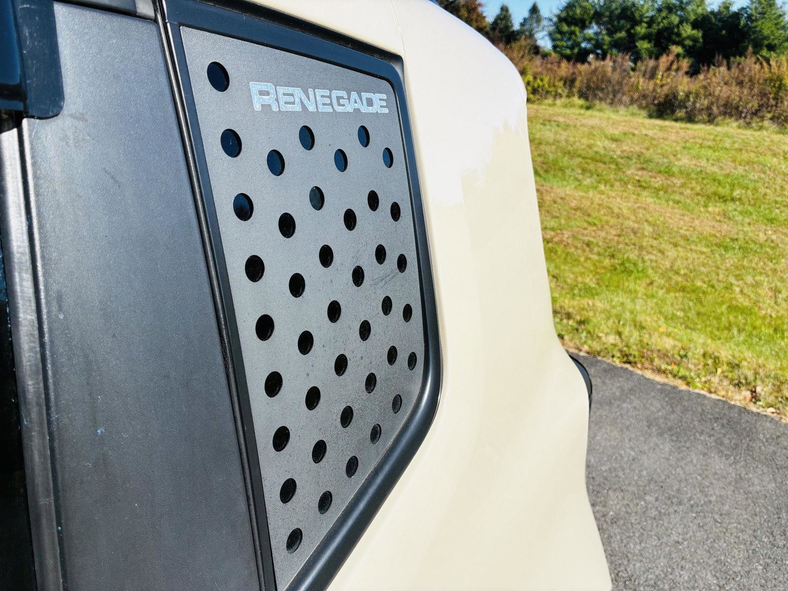 Used 2016 Jeep Renegade Latitude image 19