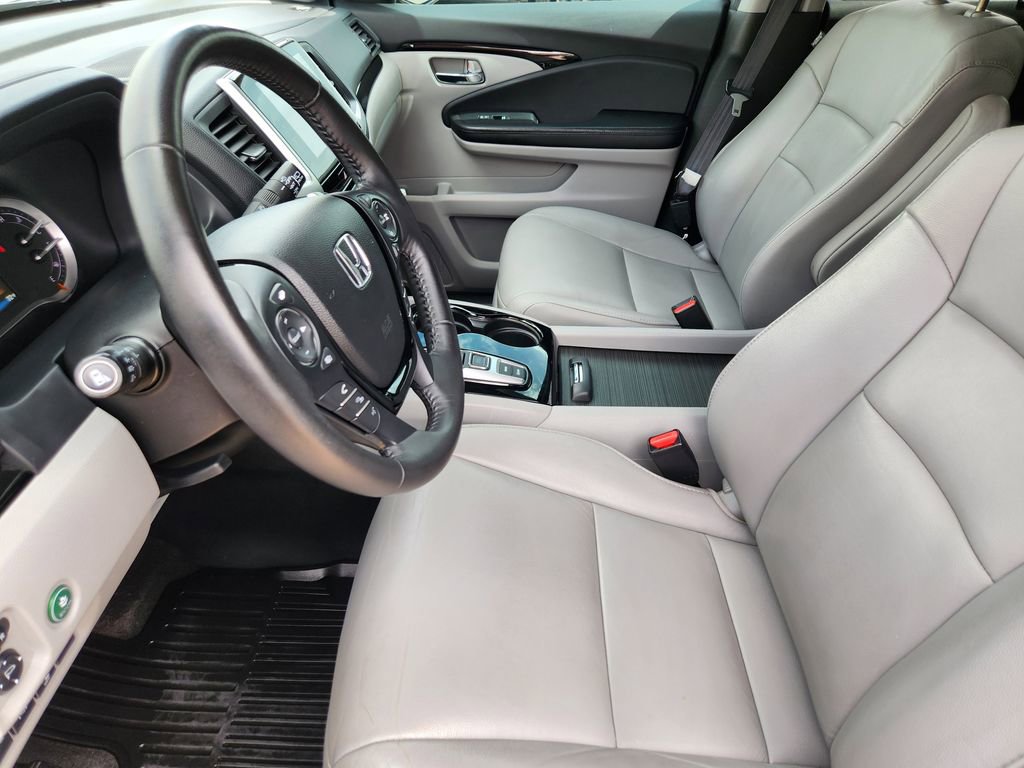 Used 2017 Honda Pilot Touring image 12
