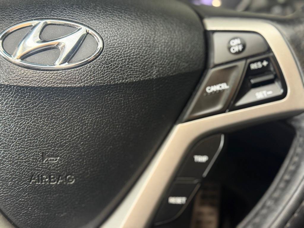 Used 2012 Hyundai Veloster w/ Style Pkg FWD image 13