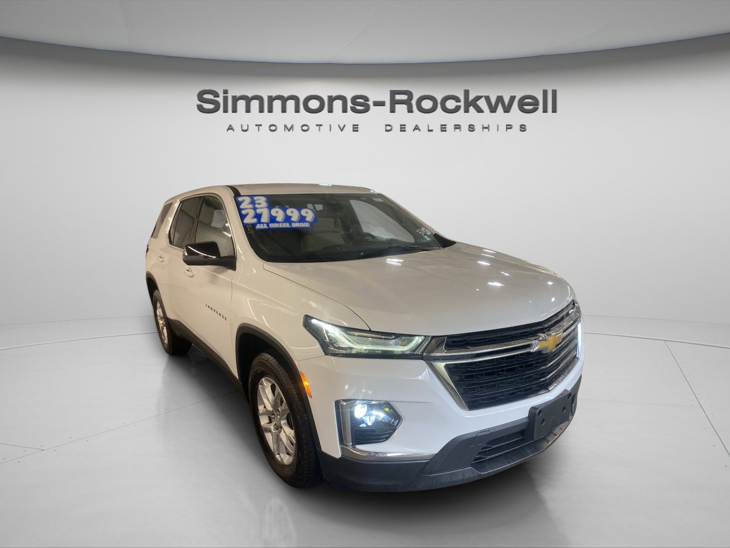 Used 2023 Chevrolet Traverse LS image 3