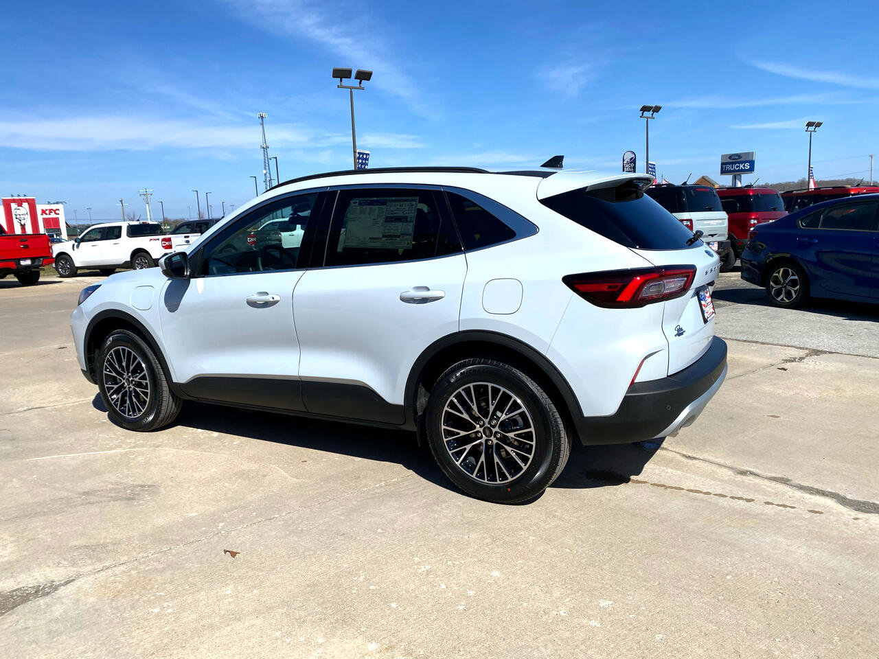 New 2025 Ford Escape SE image 8