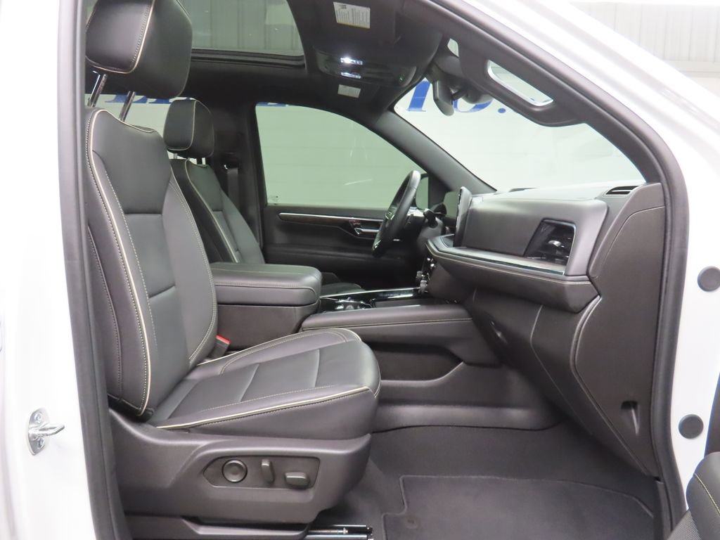 Used 2025 Chevrolet Tahoe Premier w/ Sun And Tow Package AWD/4WD image 37