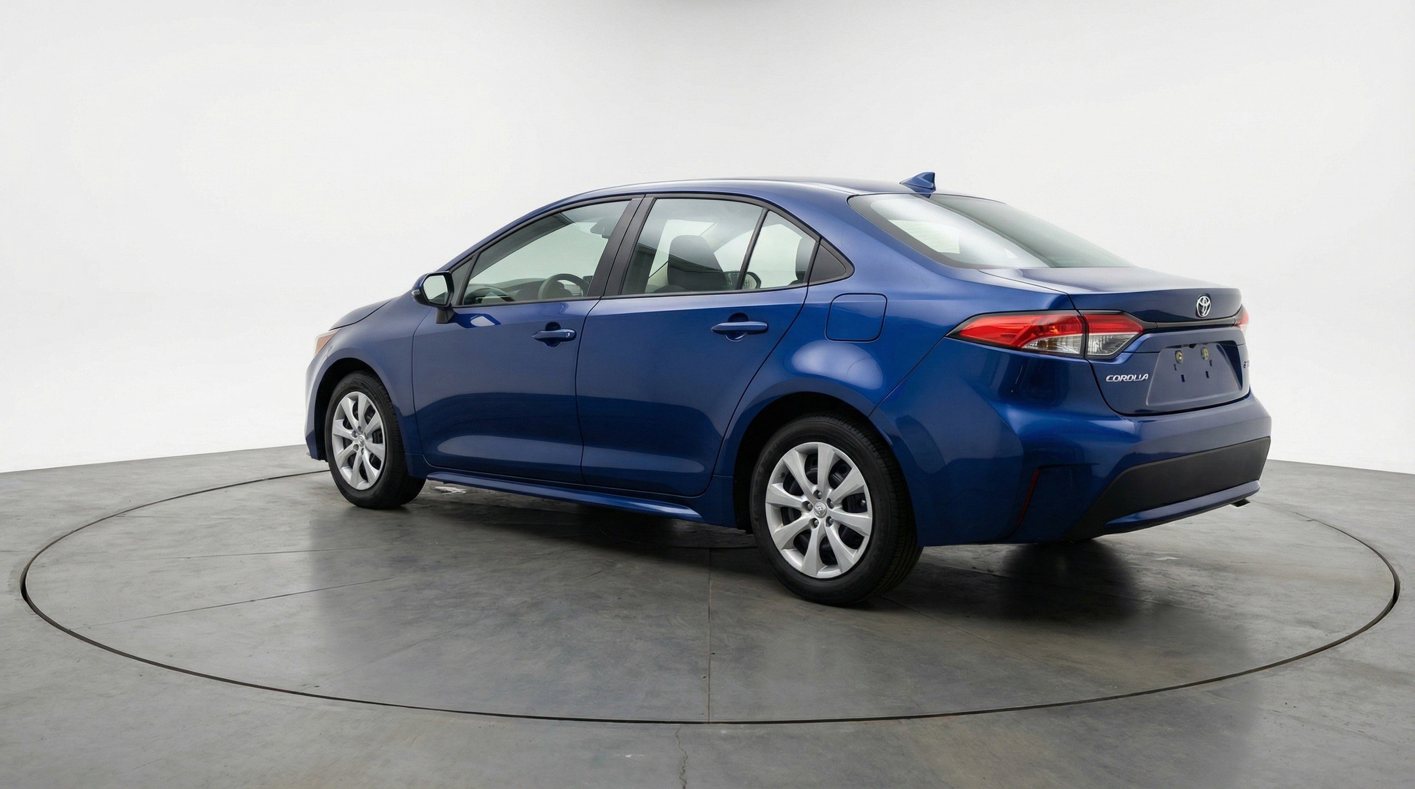 Used 2025 Toyota Corolla LE image 6