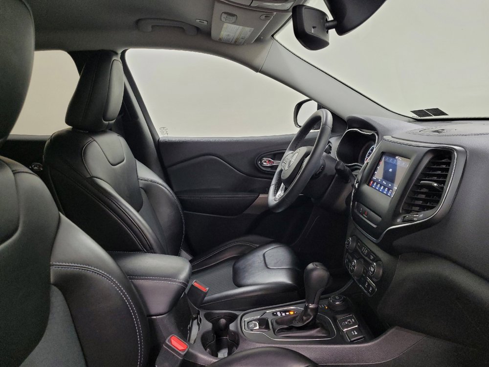 Used 2019 Jeep Cherokee Latitude Plus w/ Comfort/Convenience Group AWD/4WD image 21