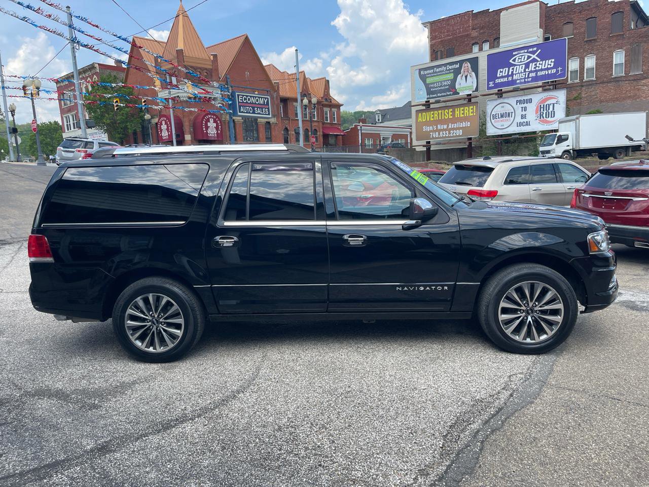 Used 2016 Lincoln Navigator L Select AWD/4WD image 5