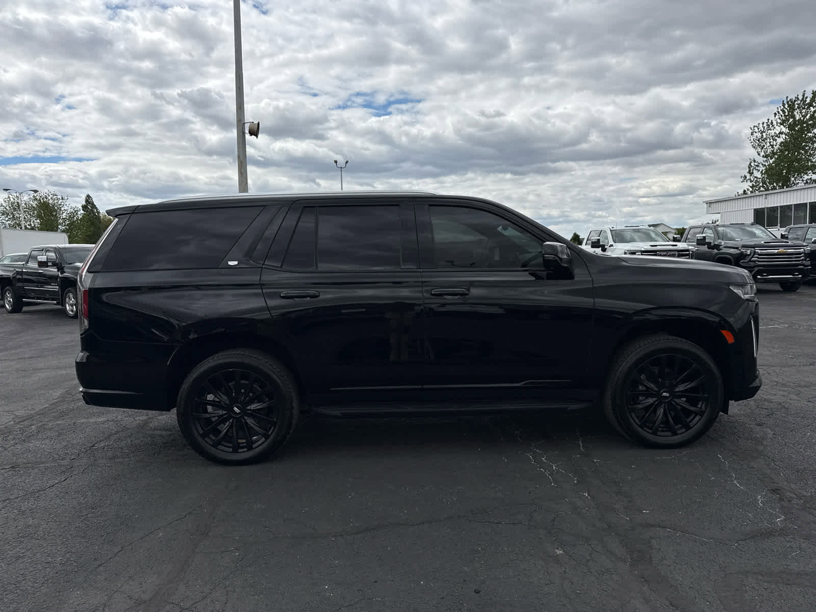 Certified 2021 Cadillac Escalade Premium Luxury w/ Driver Assist Tech Package AWD/4WD image 6