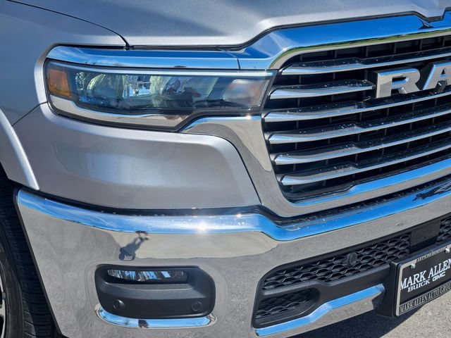 Used 2025 RAM 1500 Laramie AWD/4WD image 8