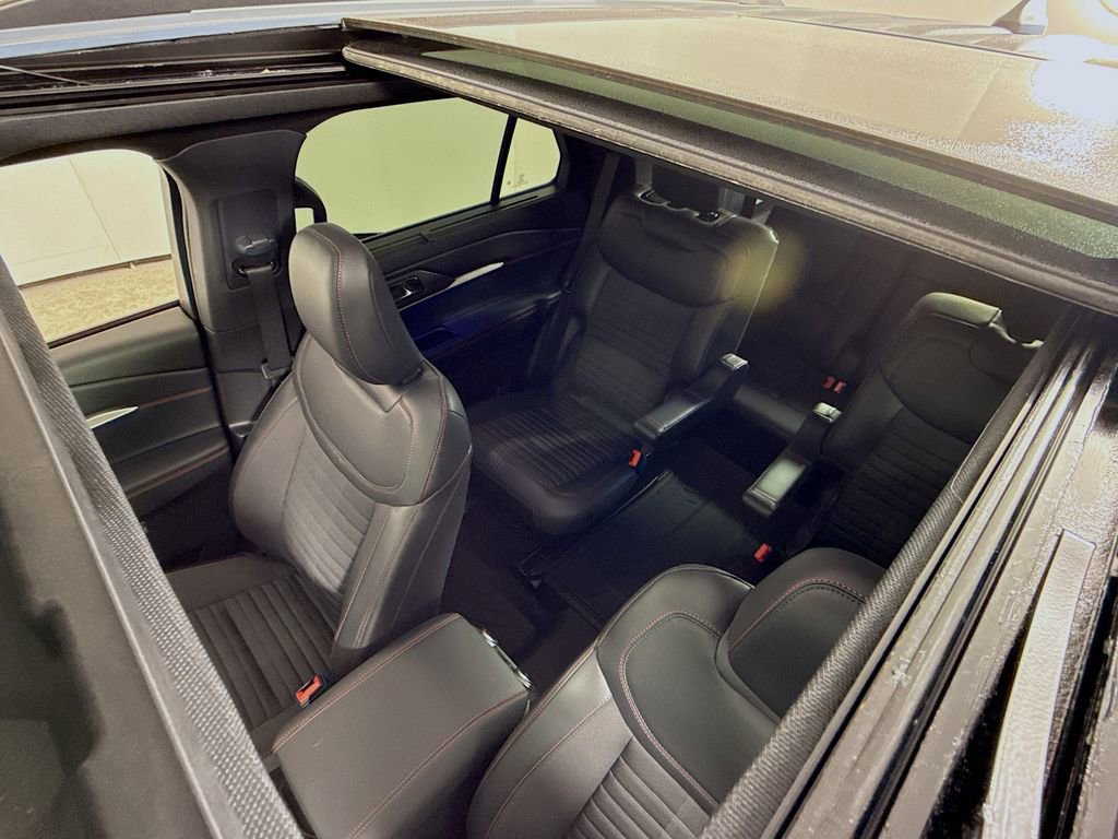 Certified 2025 Ford Explorer ST-Line w/ Premium Package image 3