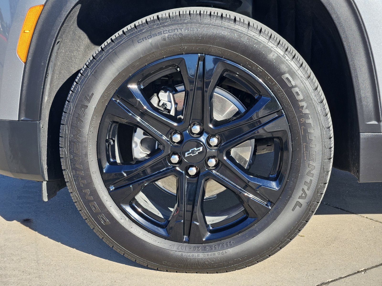 New 2027 Chevrolet Traverse LT w/ Midnight/Sport Edition FWD image 12