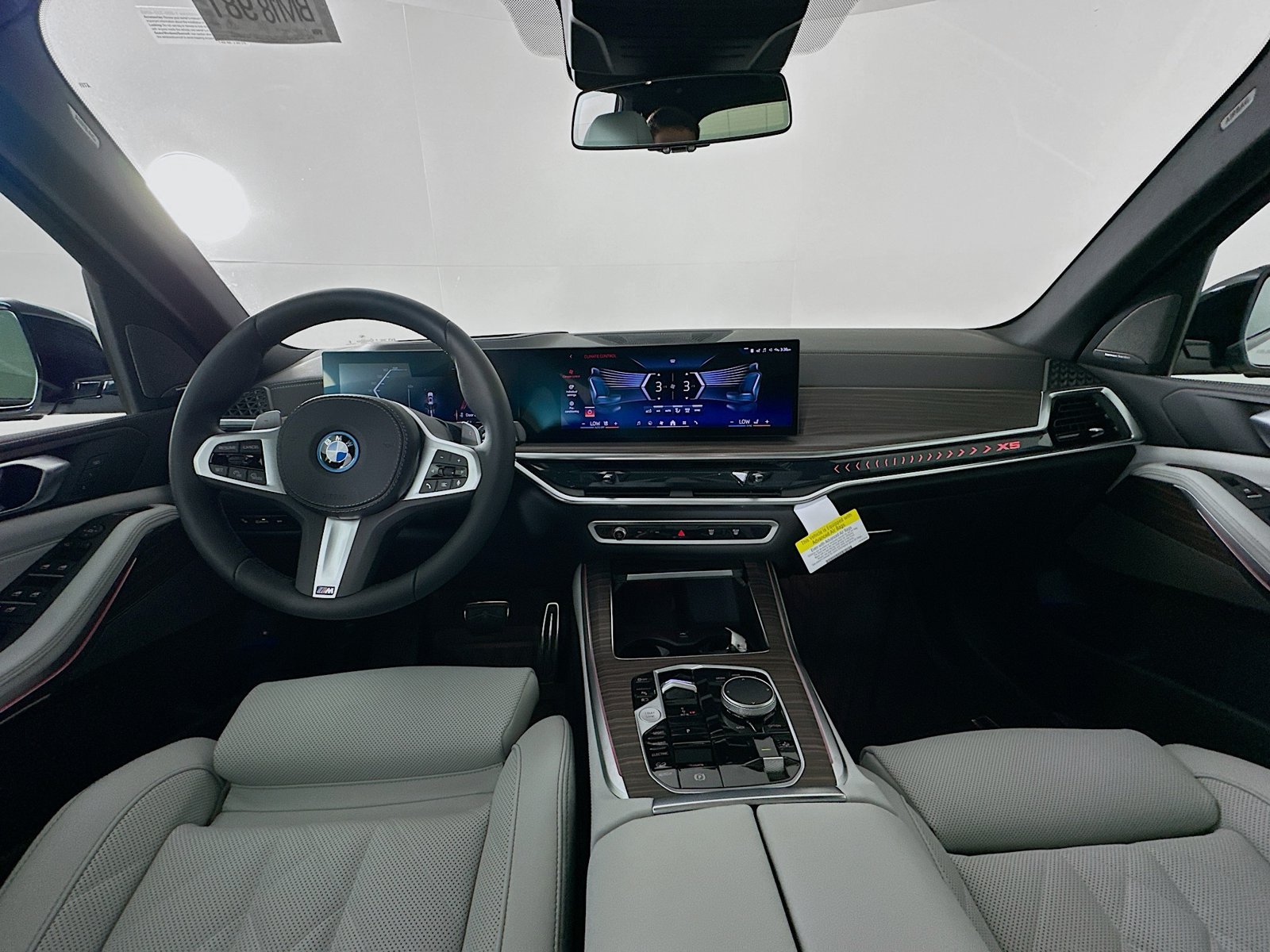 New 2026 BMW X5 xDrive50e w/ M Sport Package AWD/4WD image 14