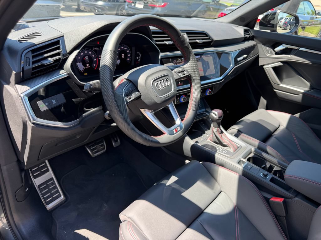 Used 2025 Audi Q3 2.0T Premium Plus w/ Premium Plus Package AWD/4WD image 17