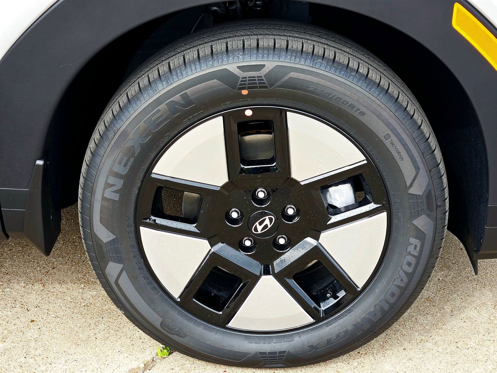New 2026 Hyundai Santa Fe SEL FWD image 7
